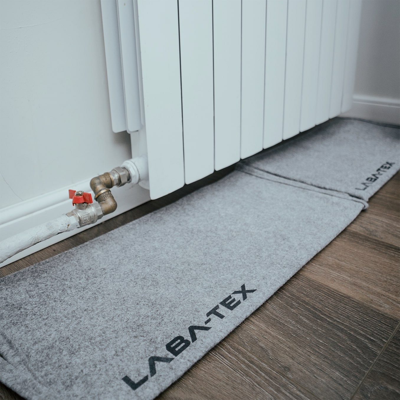 Vandenį sugeriantis kilimėlis